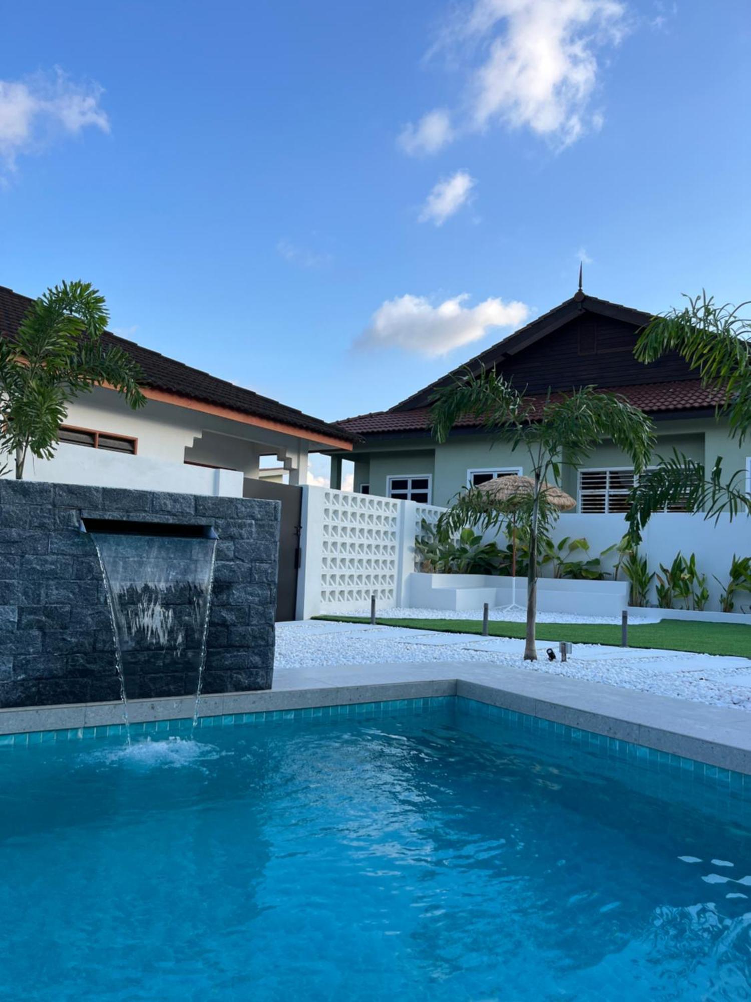 Home In Terengganu With Private Pool Kuala Terengganu Exteriör bild
