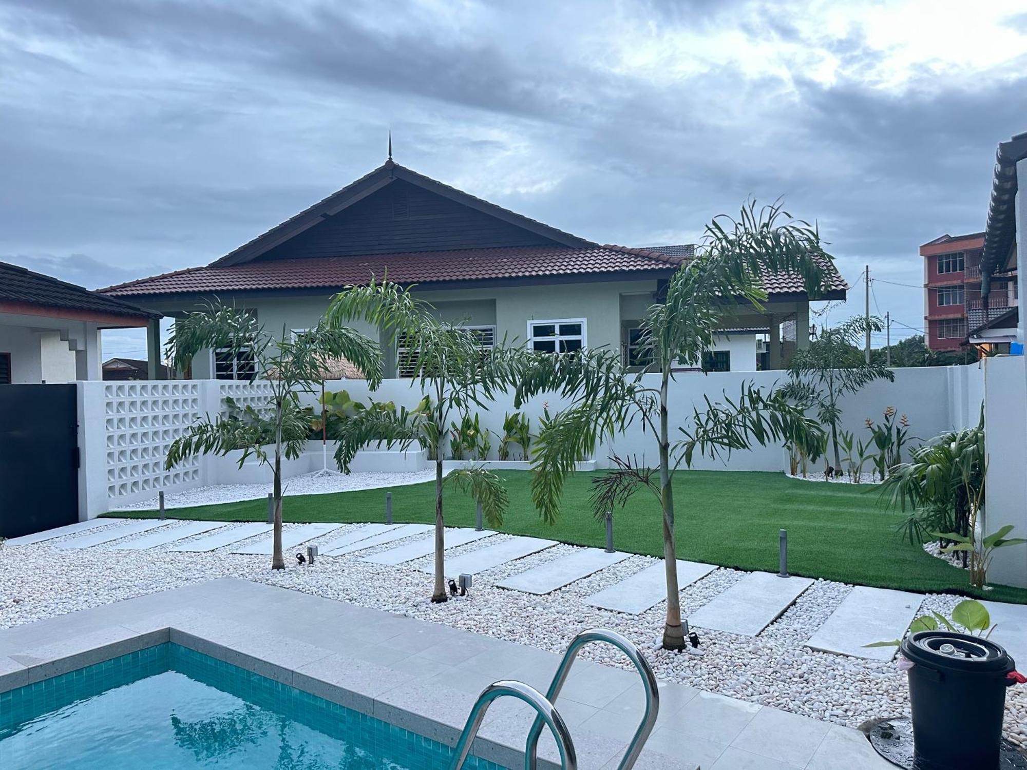 Home In Terengganu With Private Pool Kuala Terengganu Exteriör bild