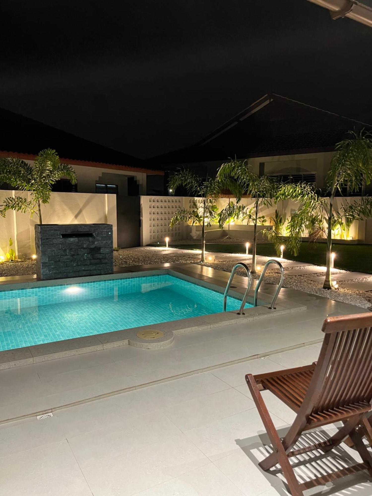 Home In Terengganu With Private Pool Kuala Terengganu Exteriör bild